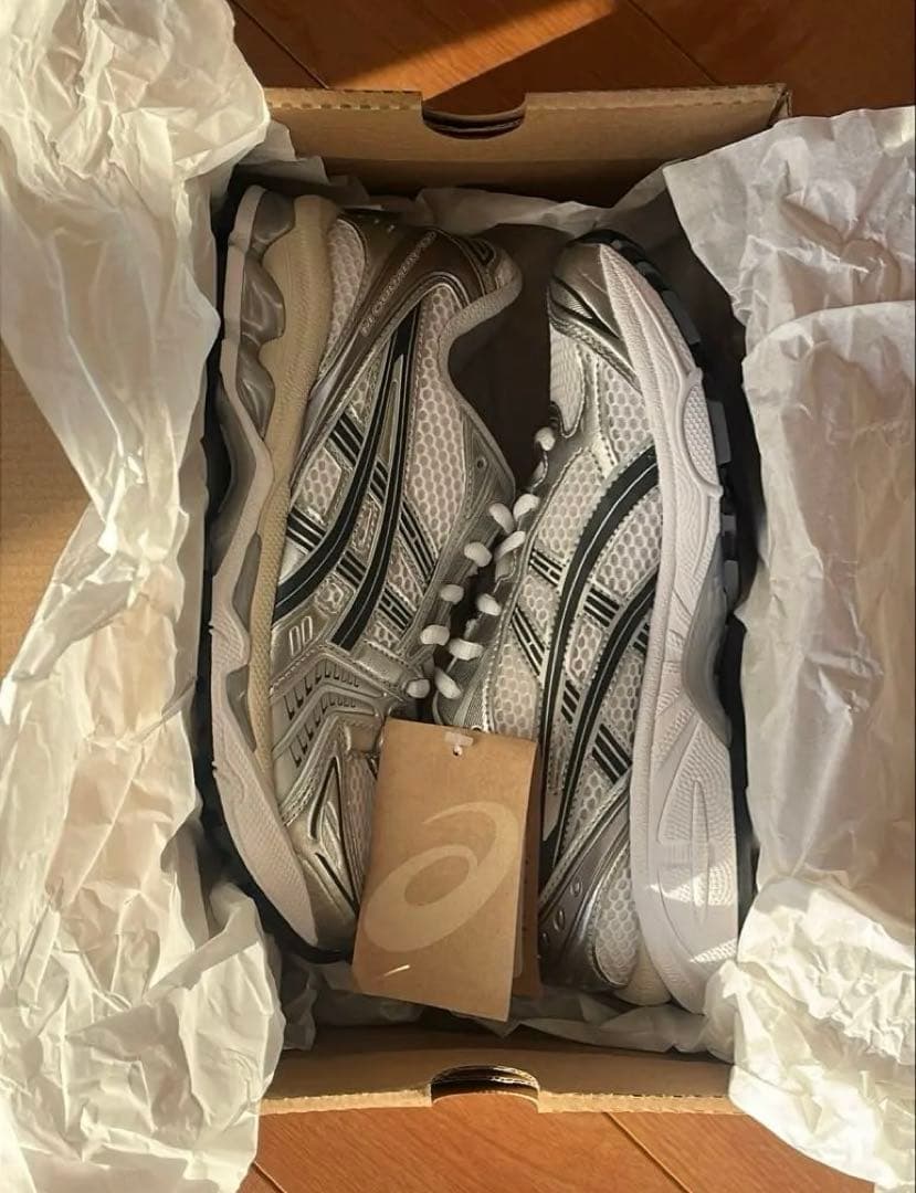 靴 asics gel Kayano 14 white/ graphite grey