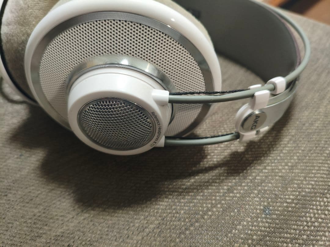 ヘッドホン AKG K701