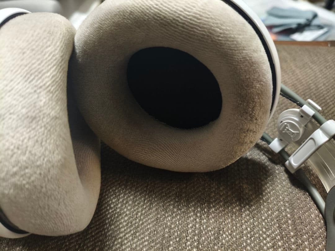 ヘッドホン AKG K701