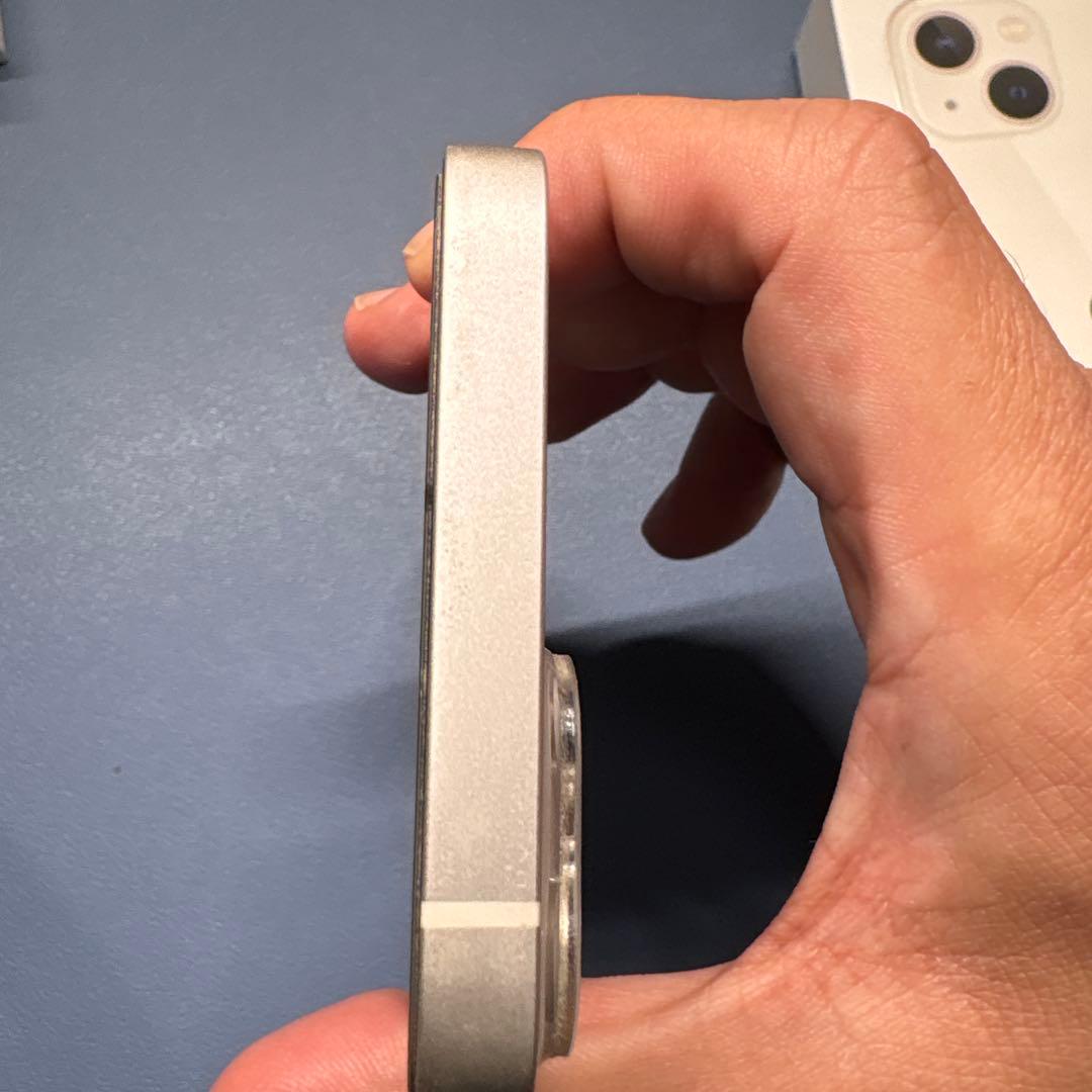 レ*ラ様 iPhone 13 スターライト 256GB バッテリー85%