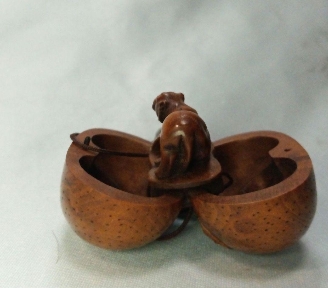 木彫 根付 「柿の中に虎」 からくり根付