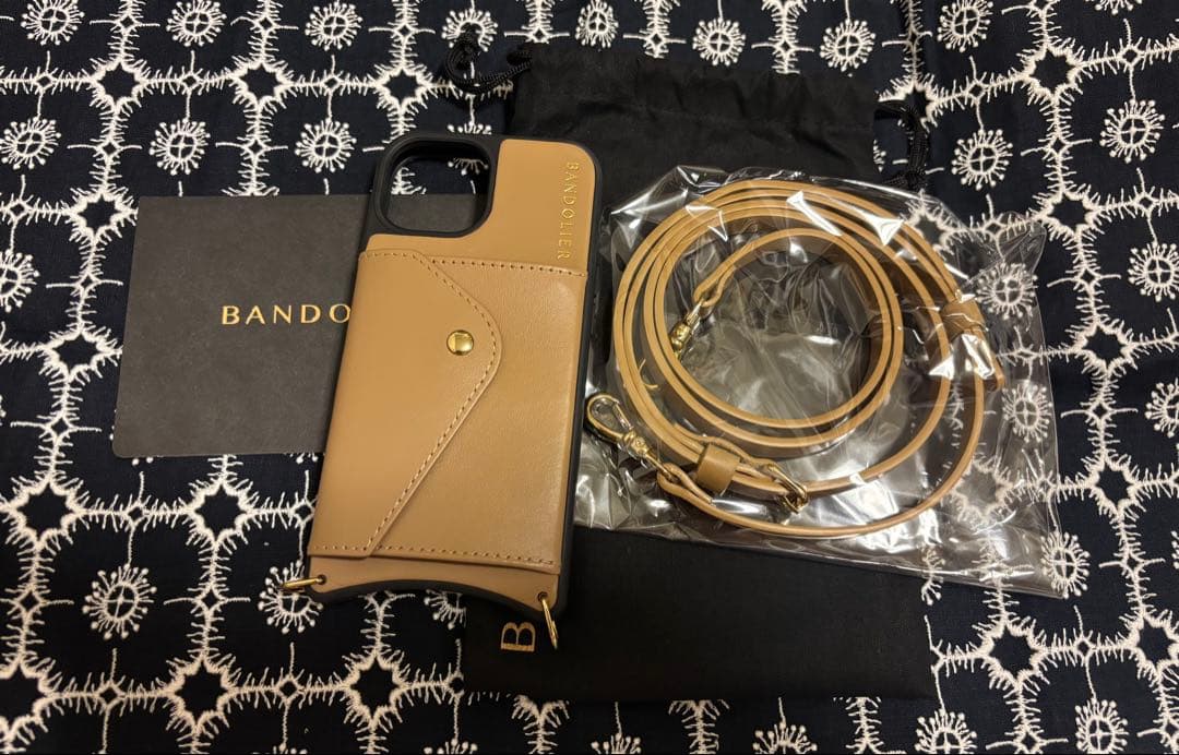 ◆バンドリヤー ドナ サイドスロット タン iPhone15 BANDOLIER