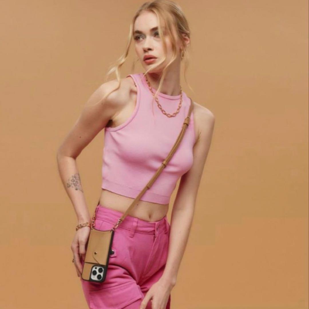 ◆バンドリヤー ドナ サイドスロット タン iPhone15 BANDOLIER