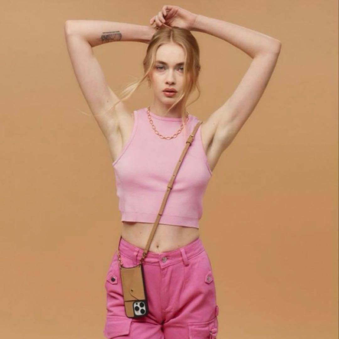 ◆バンドリヤー ドナ サイドスロット タン iPhone15 BANDOLIER