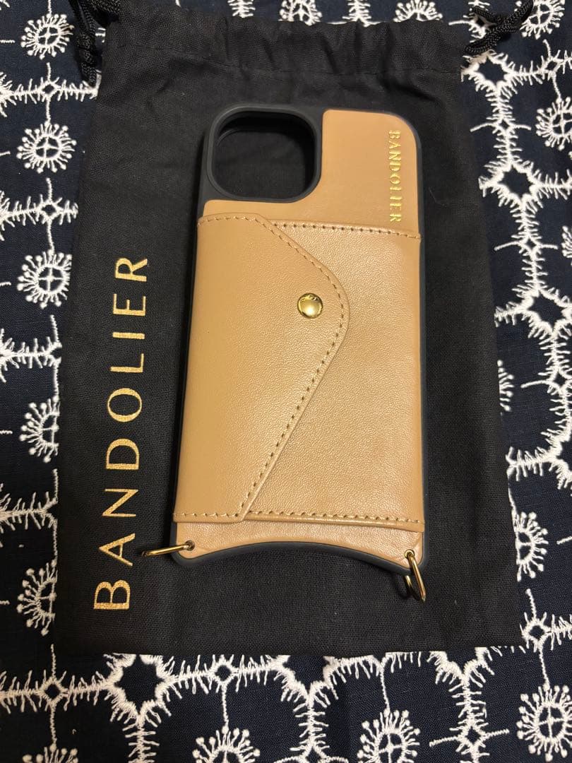 ◆バンドリヤー ドナ サイドスロット タン iPhone15 BANDOLIER