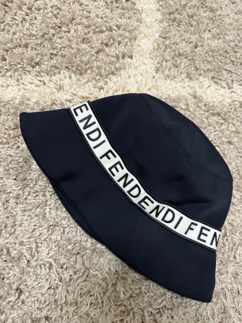 FENDI ブラック バケットハット 59cm