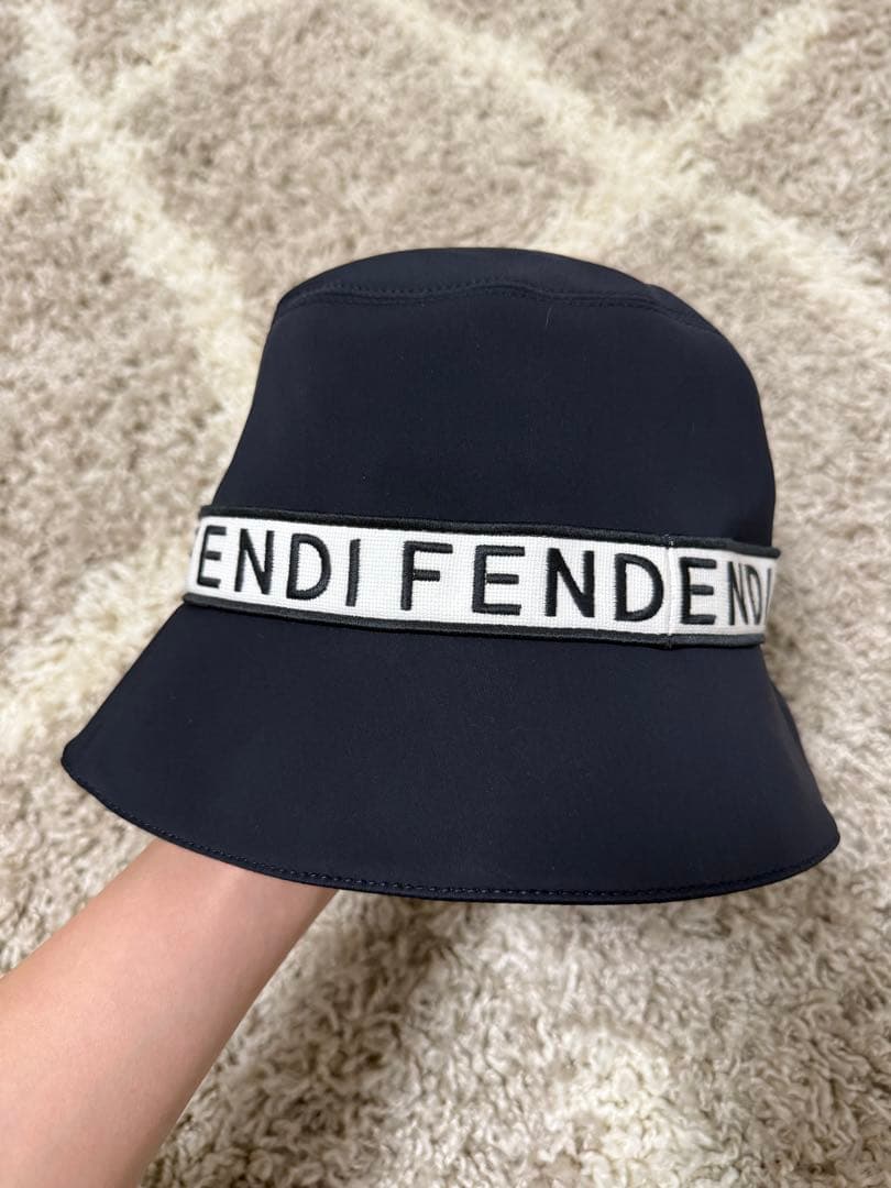 FENDI ブラック バケットハット 59cm