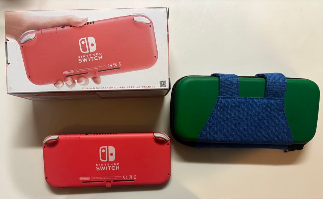 Nintendo Switch Lite コーラル ケース付き