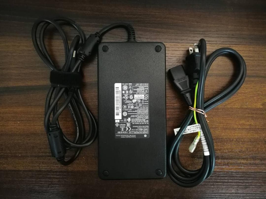 爆速 HP Z2 Mini G4 i7 9700 32GBメモリ 1TB SSD