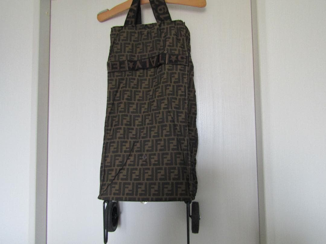 フェンディ（FENDI）　折り畳み　キャリーバッグ