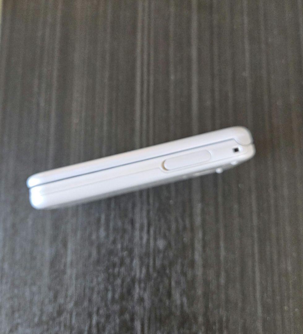 カ*♪様 DOCOMO らくらくフォン F-01M ホワイト