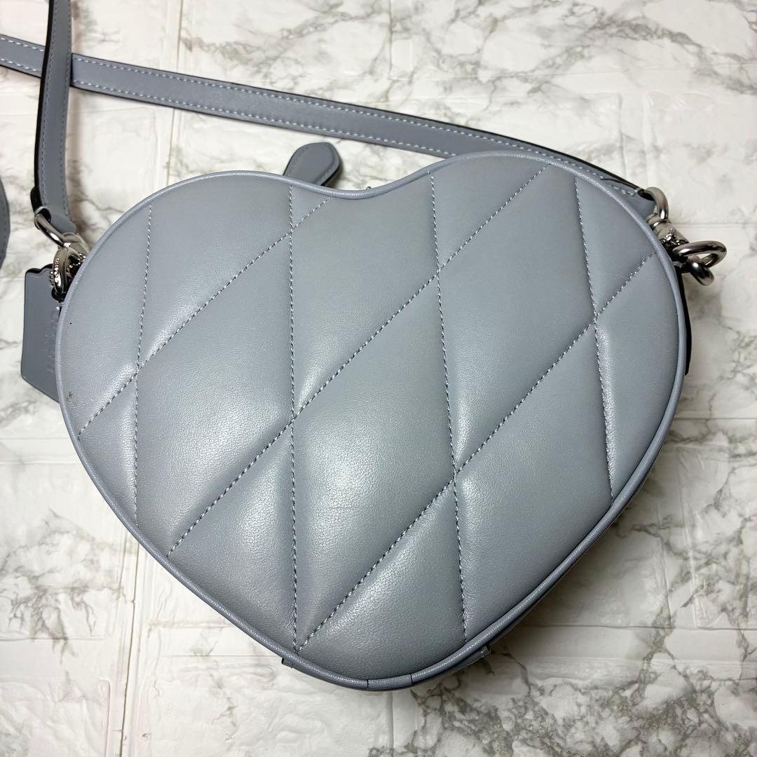 極美品　コーチ ハート クロスボディ キルティング　ショルダーバッグ