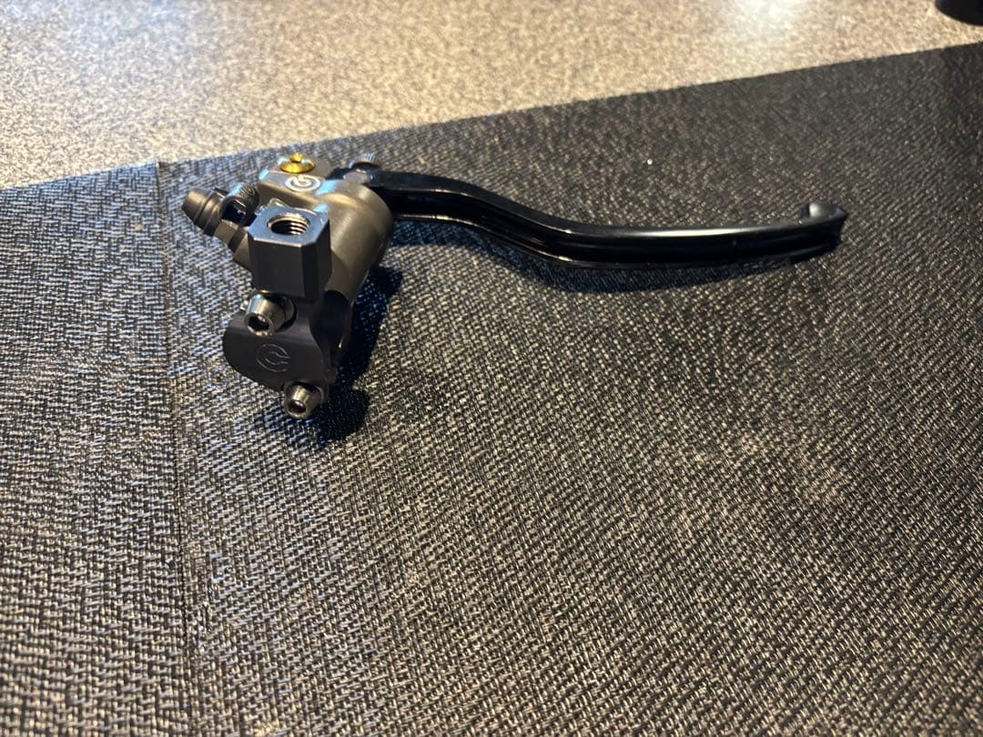 ブレンボ　ラジアル　マスター