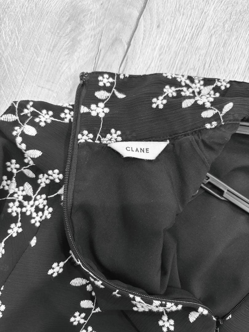 CLANE:クラネ　STRIPE FLOWER EMBROIDERYワンピース