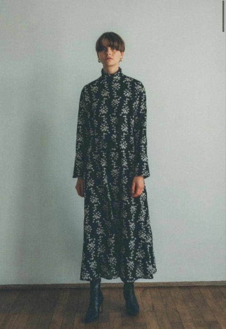 CLANE:クラネ　STRIPE FLOWER EMBROIDERYワンピース