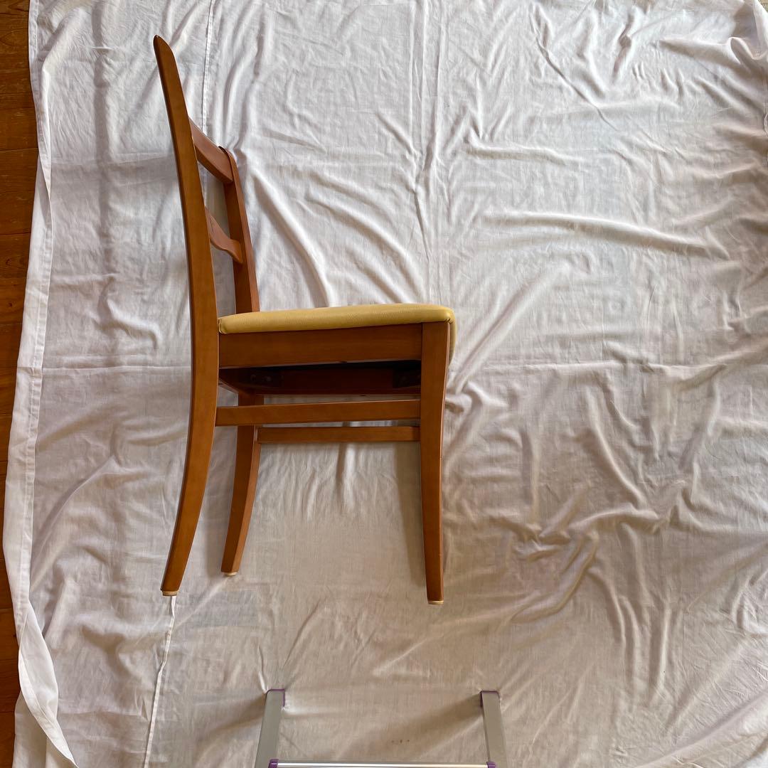 カリモク　ダイニングテーブル用の椅子（二脚）その二（送料込み）