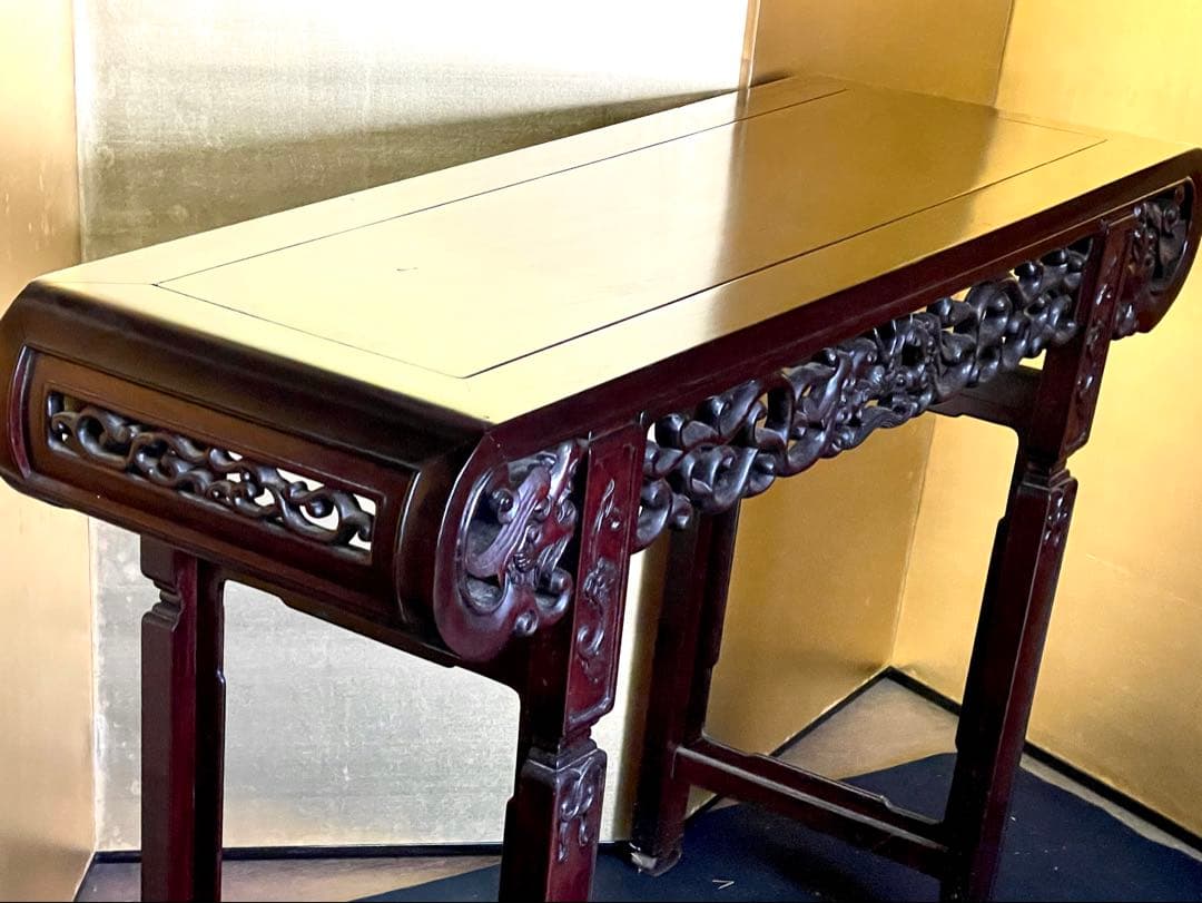 「母」 中国美術 龍唐草彫 祭壇 テーブル 19世紀～唐木 紫檀 飾り台 花台