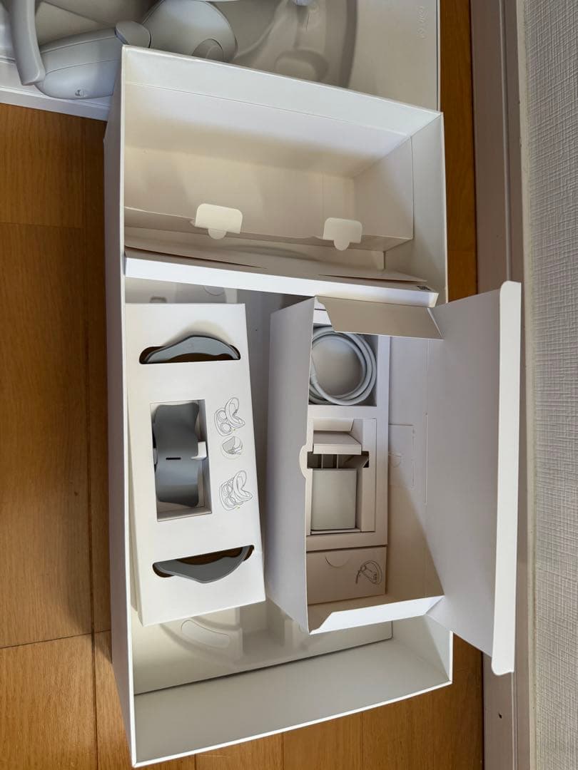 や*じ様 PICO4 256GB VRヘッドセット 【ほぼ未使用】