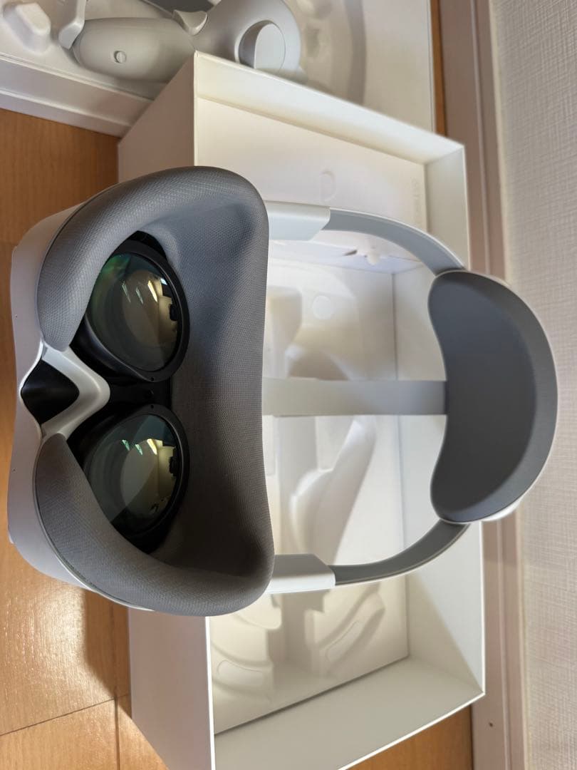 や*じ様 PICO4 256GB VRヘッドセット 【ほぼ未使用】