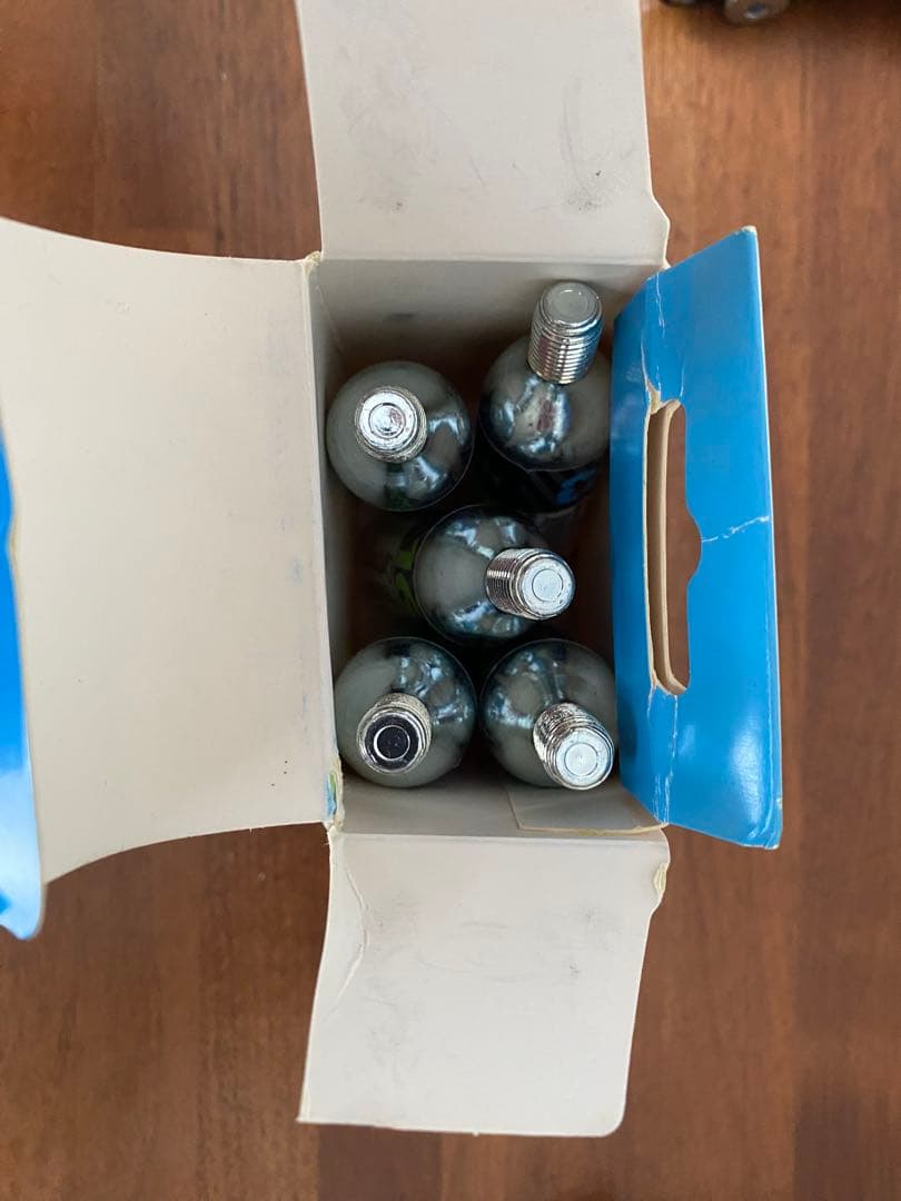 パンク修理用品セット（Elite ボトル/チューブ/CO2/充填/簡易工具）