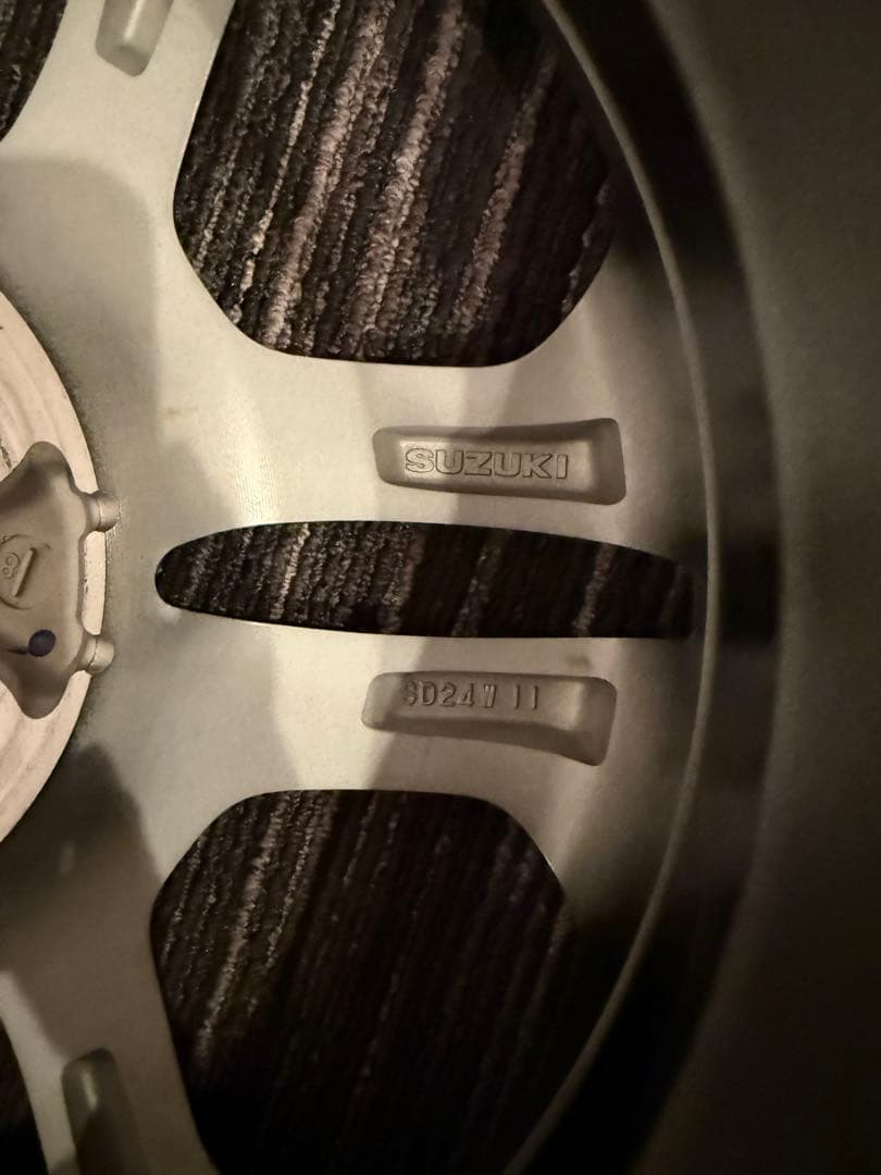 新車外し ZC33Sファイナルエディション ホイール4本 リアエンブレム付き