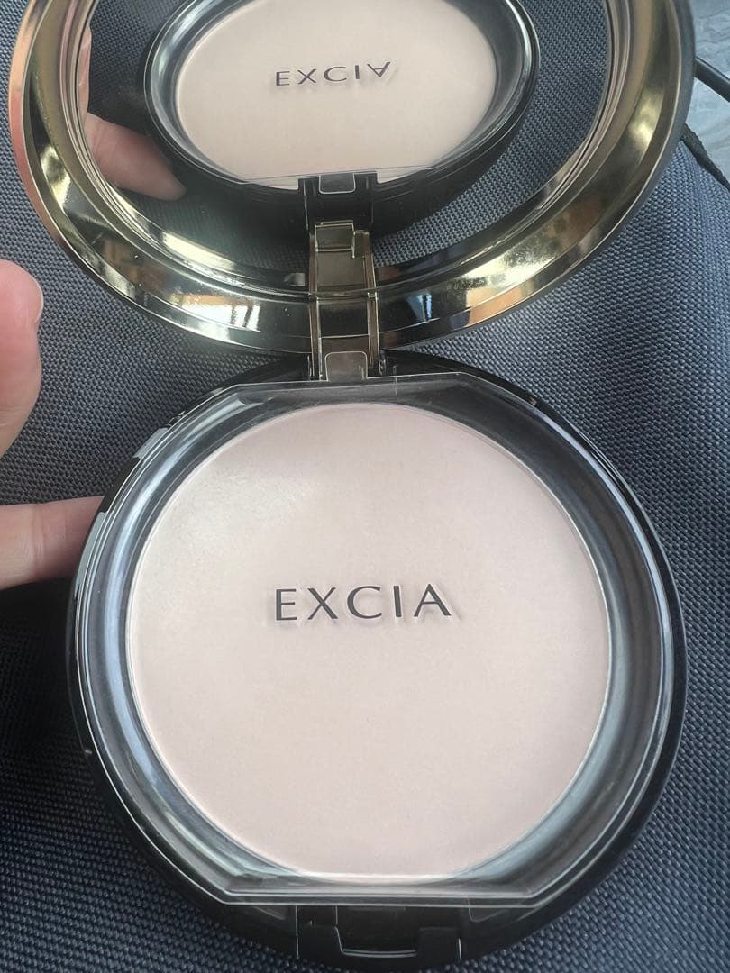 アルビオン エクシア　フェイスパウダー新品同様