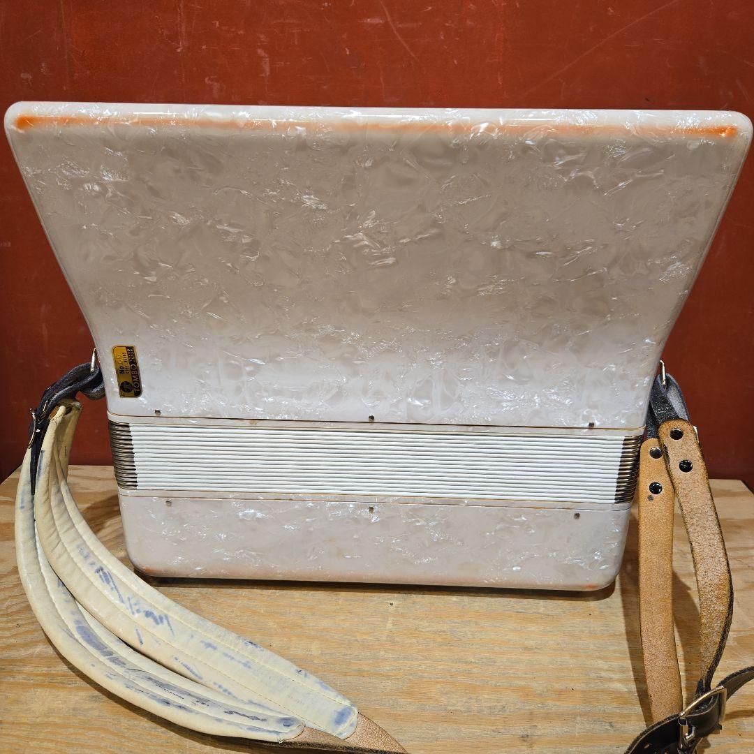 希少 レアカラー TOMBO No.65 CHANSON アコーディオン