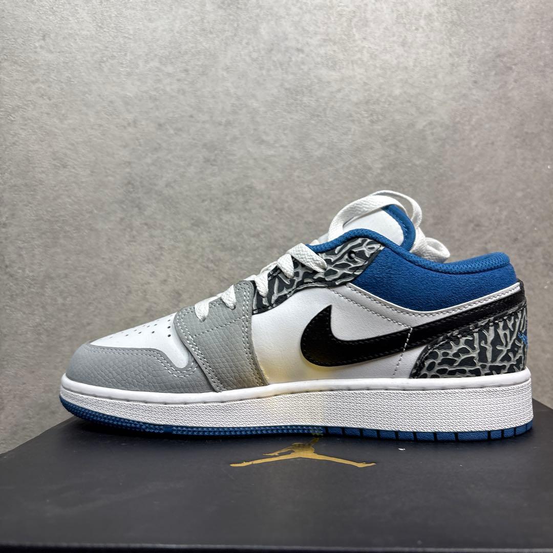 新品希少！Nike Air Jordan 1 Low True Blue