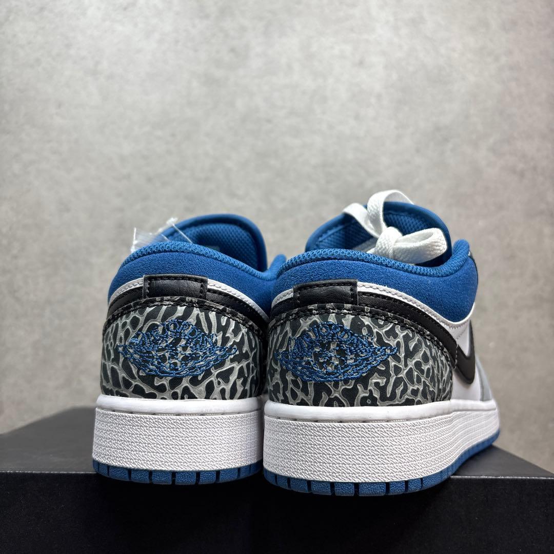 新品希少！Nike Air Jordan 1 Low True Blue