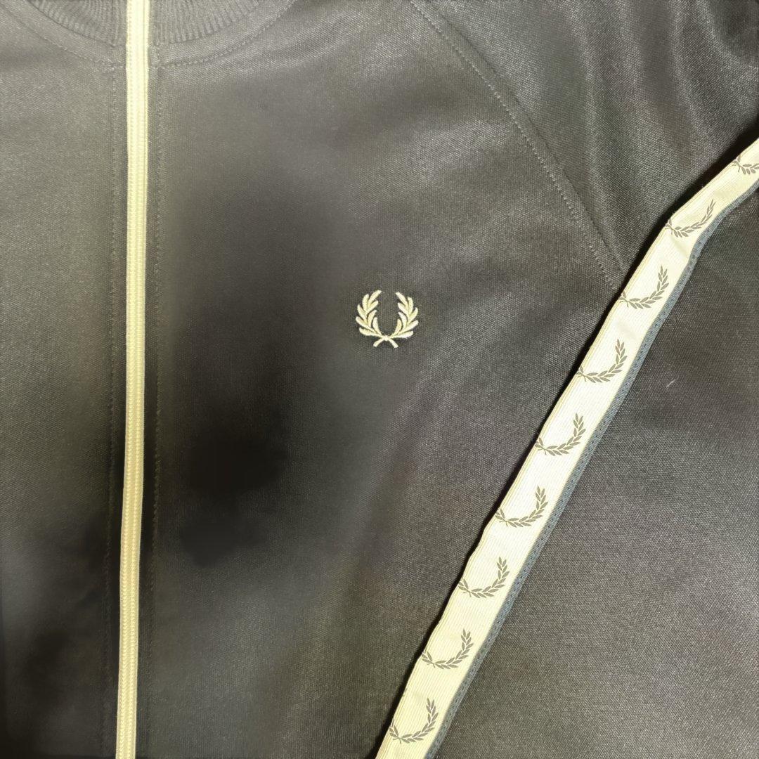 フレッドペリー　トラックジャケット　ネイビー Ｌサイズ　未使用に近い