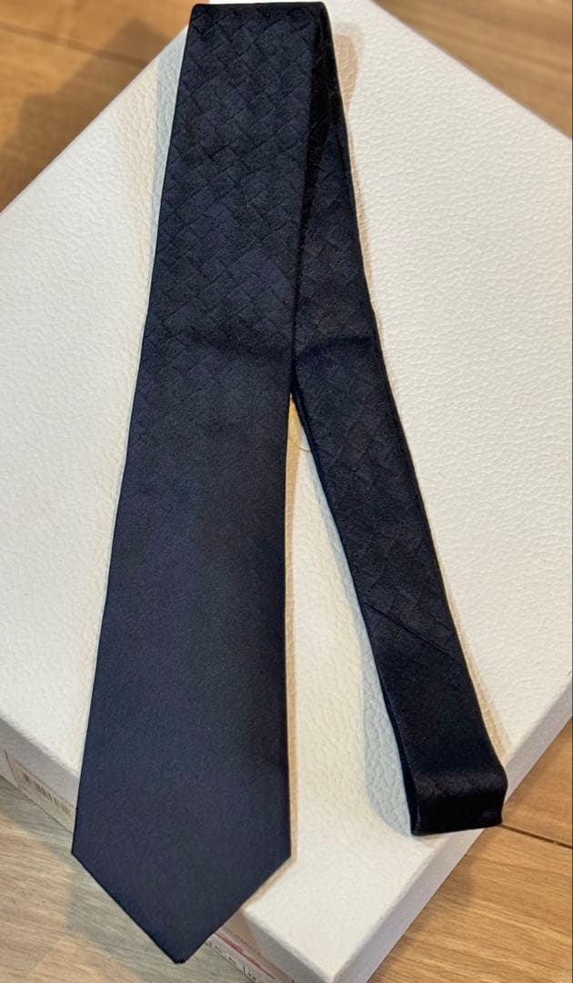 BOTTEGA VENETA ダークブルー イントレチャート　ネクタイ