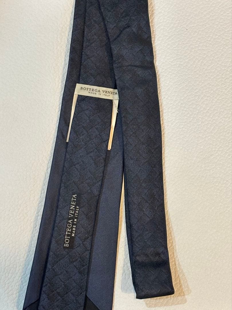 BOTTEGA VENETA ダークブルー イントレチャート　ネクタイ