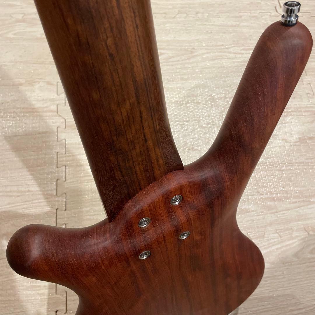 Warwick Corvette Standardドイツ製6弦ベース ボルトオン