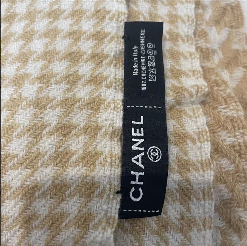 チェック柄ストール ベージュとホワイト