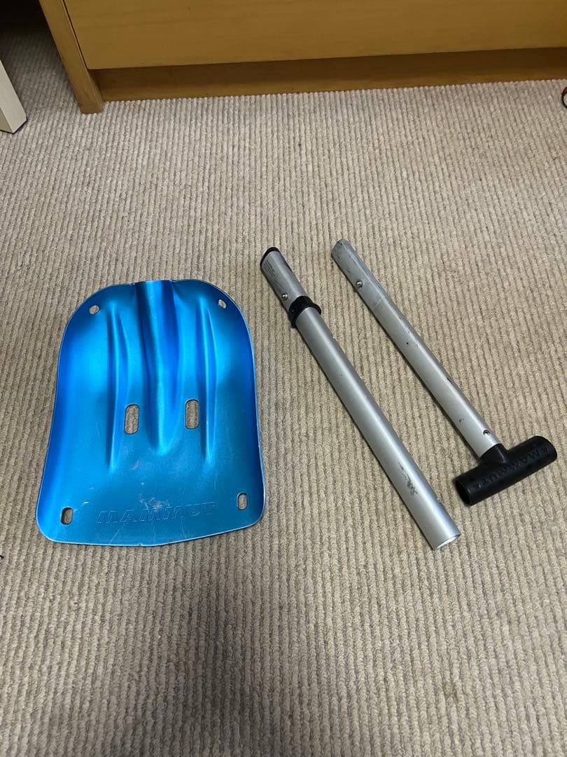 雪山雪崩対策　三種の神器 セット ビーコン　スコップ　ゾンデ棒