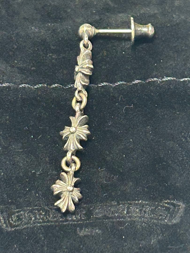 Chrom Heartsクロムハーツ タイニーECHプラス3ドロップ ピアス