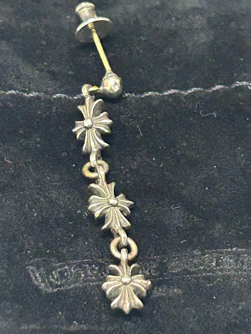 Chrom Heartsクロムハーツ タイニーECHプラス3ドロップ ピアス