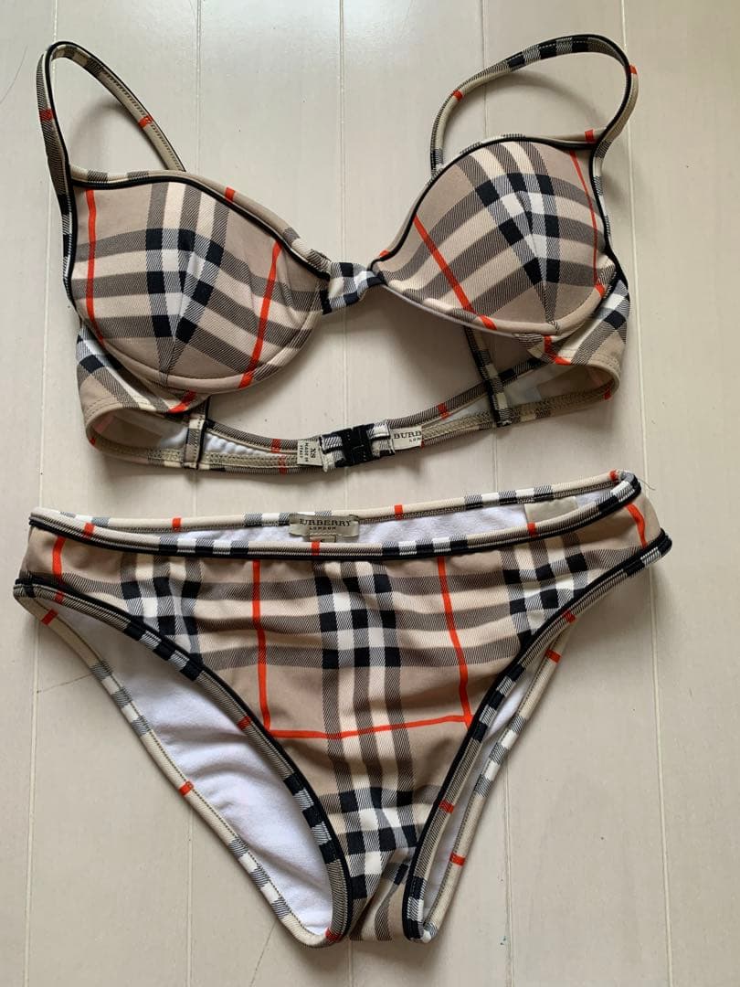 美品Burberry London 水着　ビキニ　スカート