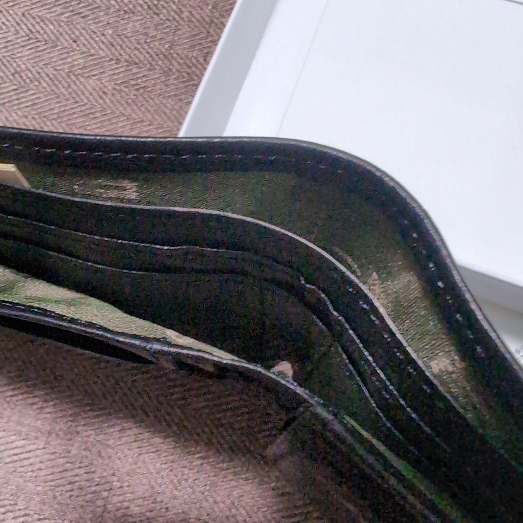 DAKS ブラックレザー 二つ折り財布