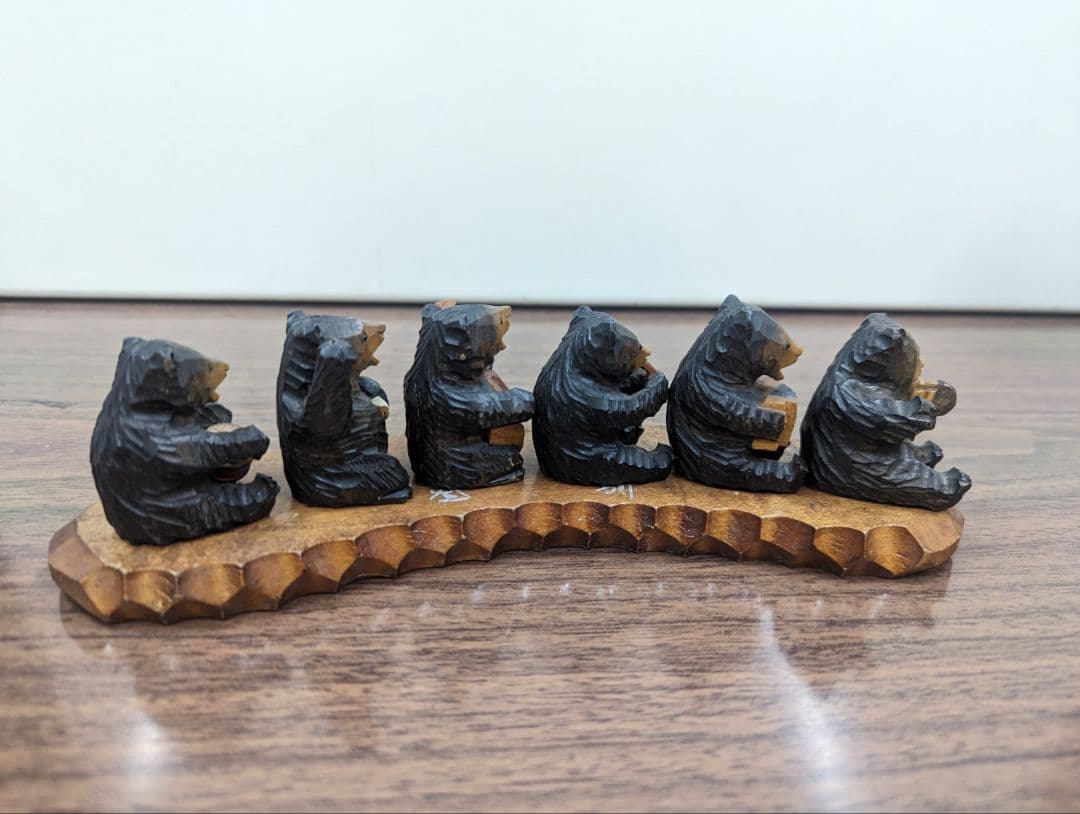 登別　木彫　熊　ミニチュア　音楽隊　　置物