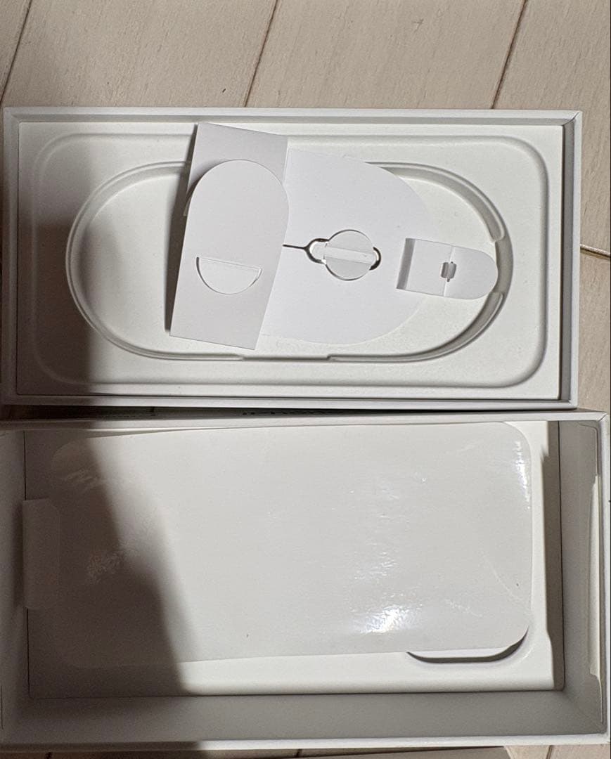 【一時値下げ】iPhone16 128GB 本体＋iface MagSafe