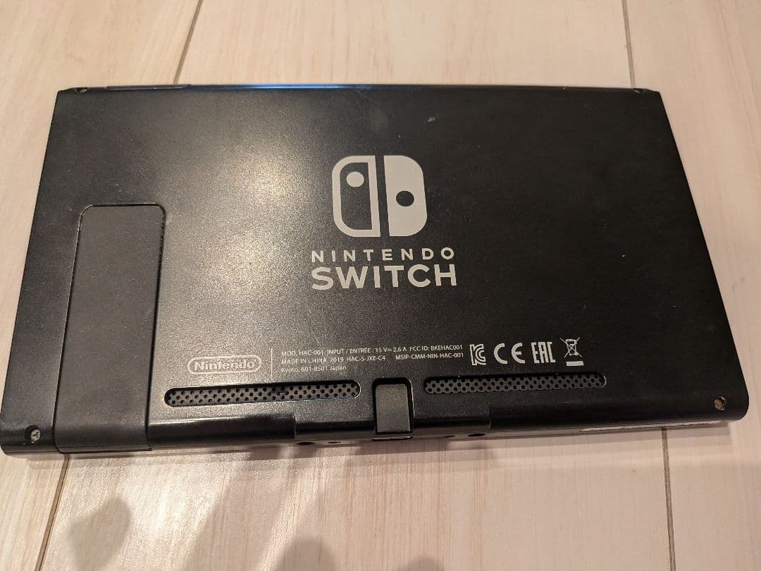 【ジャンク品】Nintendo Switch 本体 ジョイコン・ストラップ付き