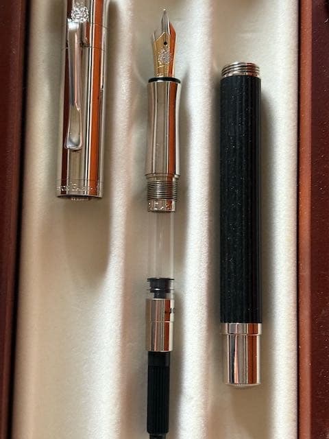 グラフフォン　ファーバーカステル　伯爵　エボニー　Fニブ