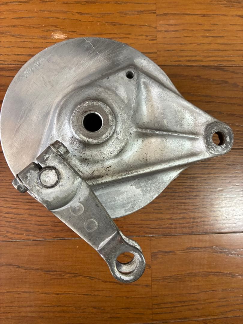 HONDAスーパーカブ　リアホイール　C50 .70ブレーキパネル付き