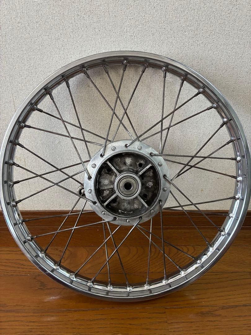 HONDAスーパーカブ　リアホイール　C50 .70ブレーキパネル付き