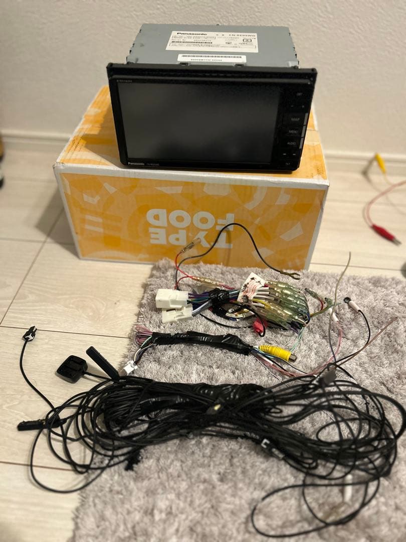 Strada カーナビ CN-RE05WD/TV/Bluetooth/動作確認済