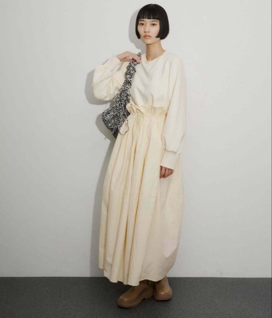 【新品タグ付き】ドロストドッキング裏毛ワンピース アダムエロペ 白ワンピース