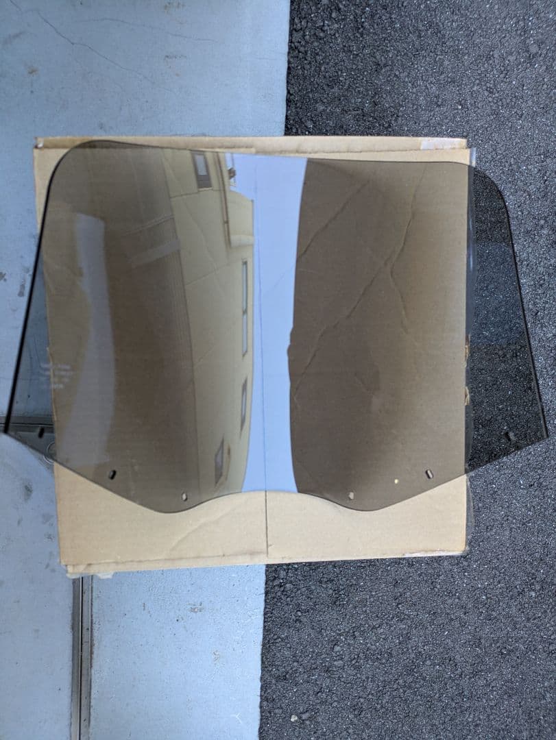 メンフィスロードウォリアー用ウインドシールド ブラックスモーク 15インチ