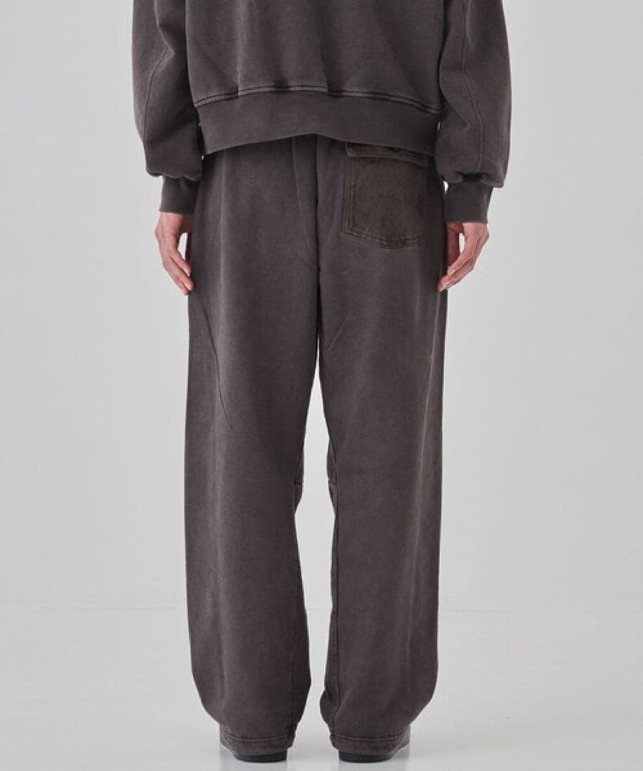 【united tokyo】ピグメントダイ　バレルベイカーパンツ　ダークグレー
