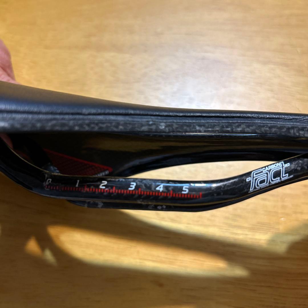 スペシャライズド S-WORKS フルカーボンサドル TOUPE（旧タイプ）